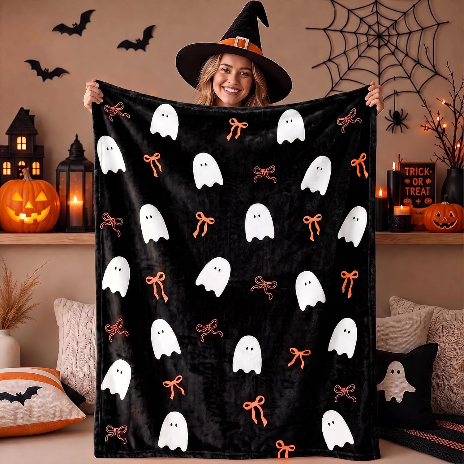 Mocsicka Halloween Ghost Throw - Home Decor Under 100 recension och pris