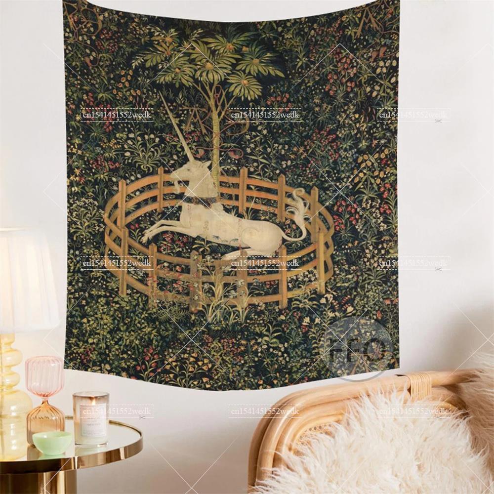 The Unicorn In Captivity Wall  - Aesthetic Tapestry recension och pris